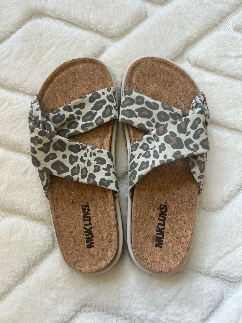 MukLuks Women’s Jasmine Sandals in Natural Leopard